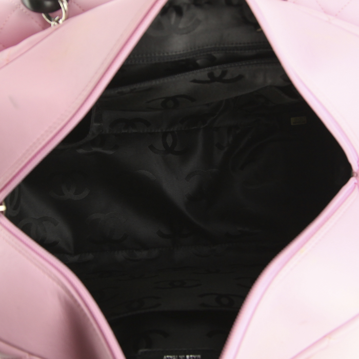 Chanel Cambon shopping bag in pink and black quilted leather - Detail D2