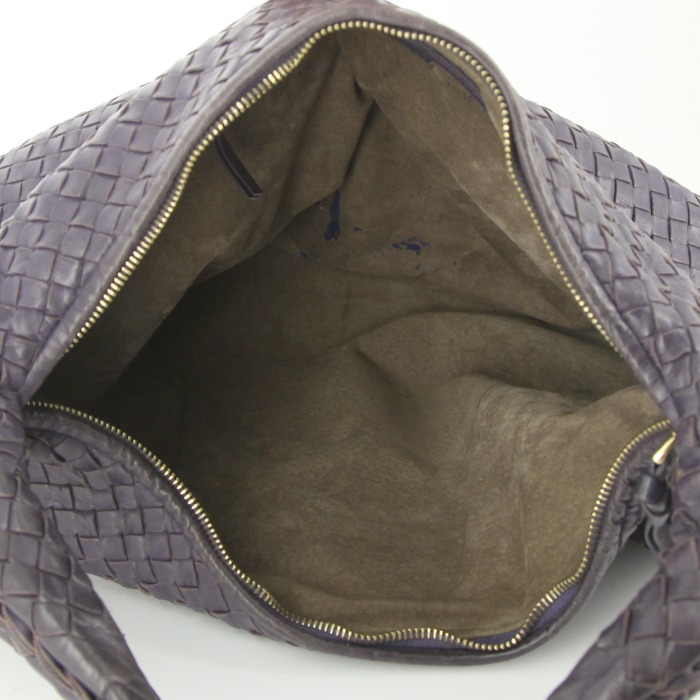 Bolso de mano Bottega Veneta Veneta modelo grande en cuero intrecciato violeta - Detail D2