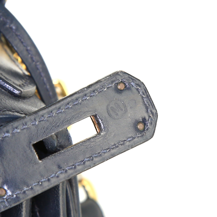 Sac à main Hermes Kelly 28 cm en cuir box bleu-marine - Detail D5