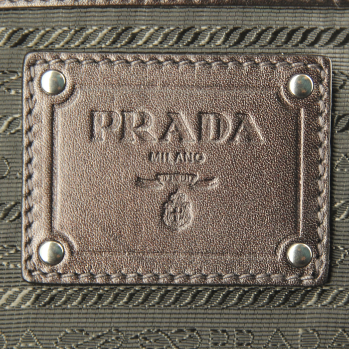 Bolso de mano Prada Pizzo en lona marrón y cuero marrón - Detail D3