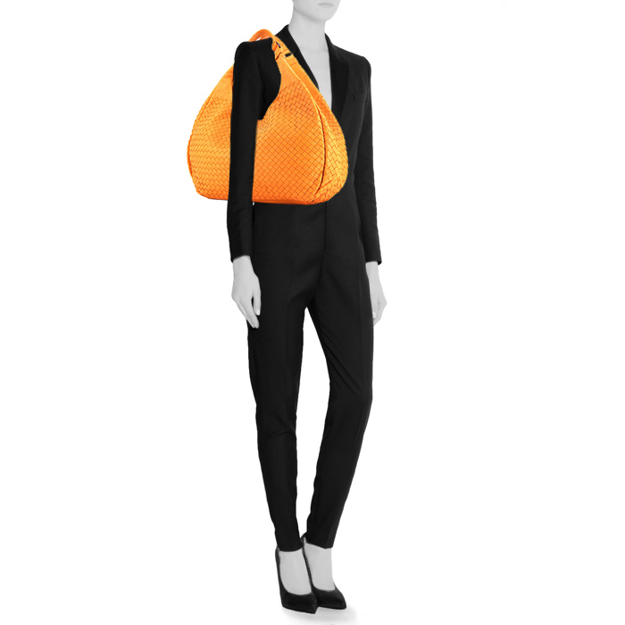 Bottega Veneta Campana handbag in orange Potiron intrecciato leather - Detail D1