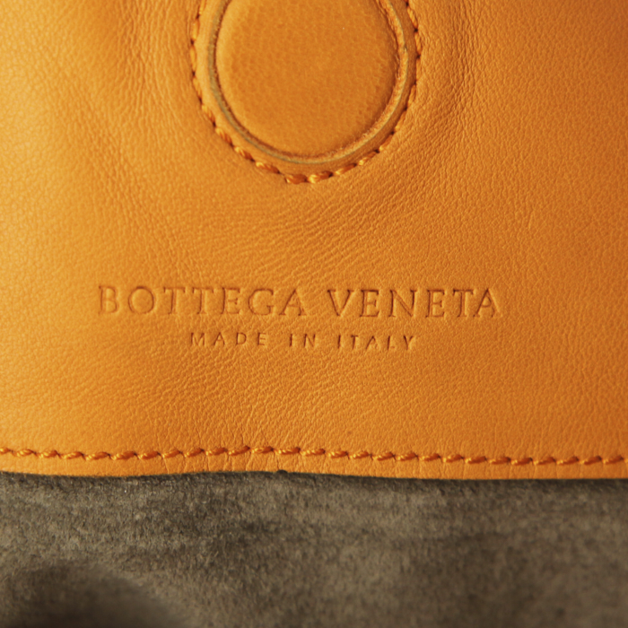 Sac à main Bottega Veneta Campana en cuir intrecciato orange Potiron - Detail D3