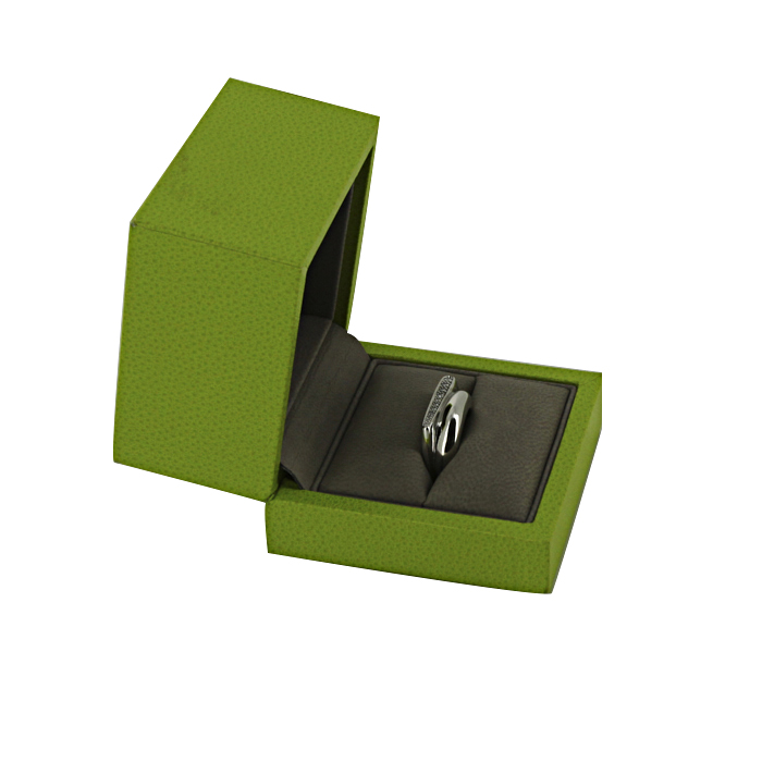 Fred Success small model ring in white gold and diamonds - Detail D2