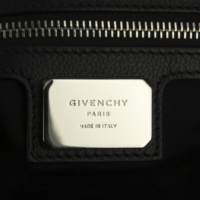 Givenchy Nightingale 24 hours bag in black grained leather - Detail D4