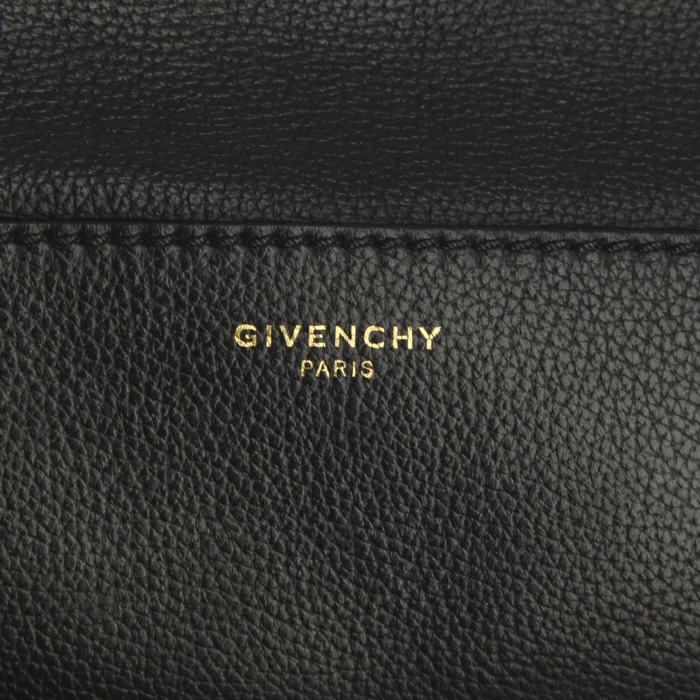Givenchy Nightingale 24 hours bag in black grained leather - Detail D5