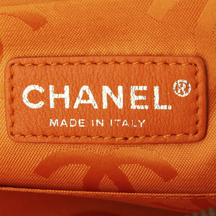 Chanel Cambon shopping bag in khaki quilted leather - Detail D3