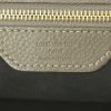 Borsa Louis Vuitton L in pelle Mahina color talpa - Detail D3 thumbnail