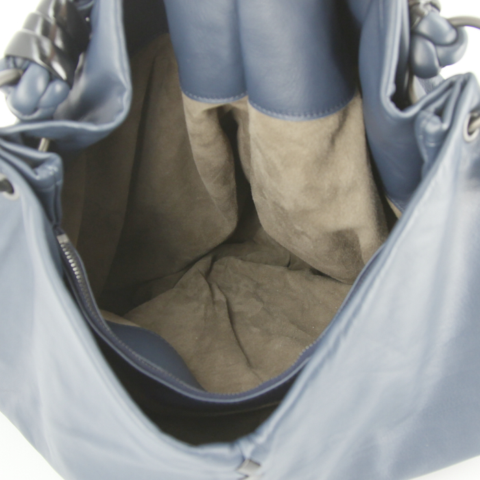 Bolso de mano Bottega Veneta Aquilone en cuero azul - Detail D2