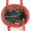 Chanel shopping bag in red grained leather - Detail D2 thumbnail