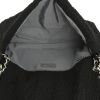 Bolso de mano Chanel Petit Shopping en lona acolchada negra y charol negro - Detail D2 thumbnail