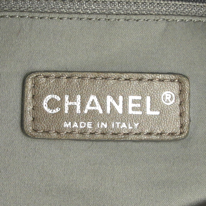 Shopping bag Chanel Coco Cabas in pelle verniciata nera e pelle liscia - Detail D2