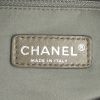 Chanel Coco Cabas shopping bag in black patent leather and smooth leather - Detail D2 thumbnail