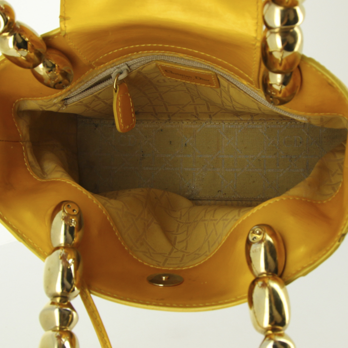 Dior Dior Malice small model handbag in yellow Curry patent leather - Detail D2
