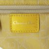 Bolso de mano Dior Malice modelo pequeño en charol amarillo Curry - Detail D3 thumbnail