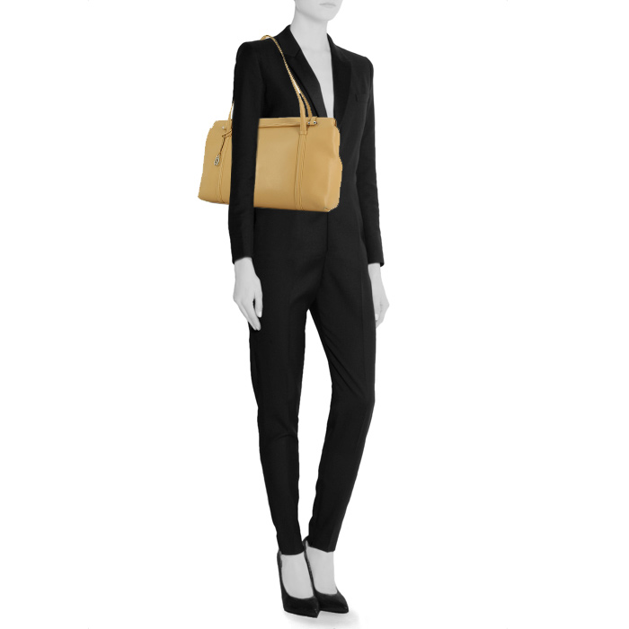 Sac à main Cartier en cuir beige nougat - Detail D1