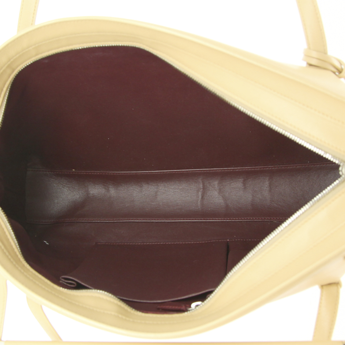 Bolso de mano Cartier en cuero beige - Detail D2