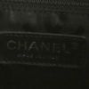 Bolso Cabás Chanel Cambon en cuero acolchado beige y negro - Detail D3 thumbnail