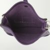 Sac bandoulière Hermes Mini Evelyne en cuir togo violet - Detail D2 thumbnail