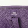 Hermes Mini Evelyne shoulder bag in purple togo leather - Detail D3 thumbnail