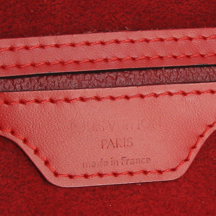 Mochila Louis Vuitton Mabillon en cuero Epi rojo - Detail D3