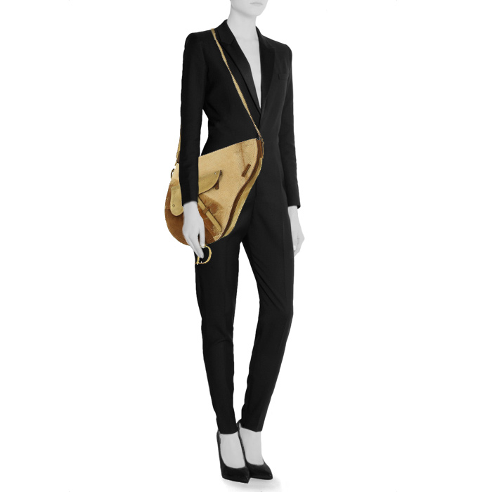 Dior Saddle shoulder bag in chocolate brown, brown and beige suede and beige foal - Detail D1