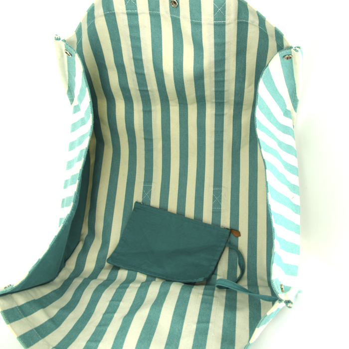 Hermes Cannes shopping bag in white and turquoise bicolor canvas - Detail D2