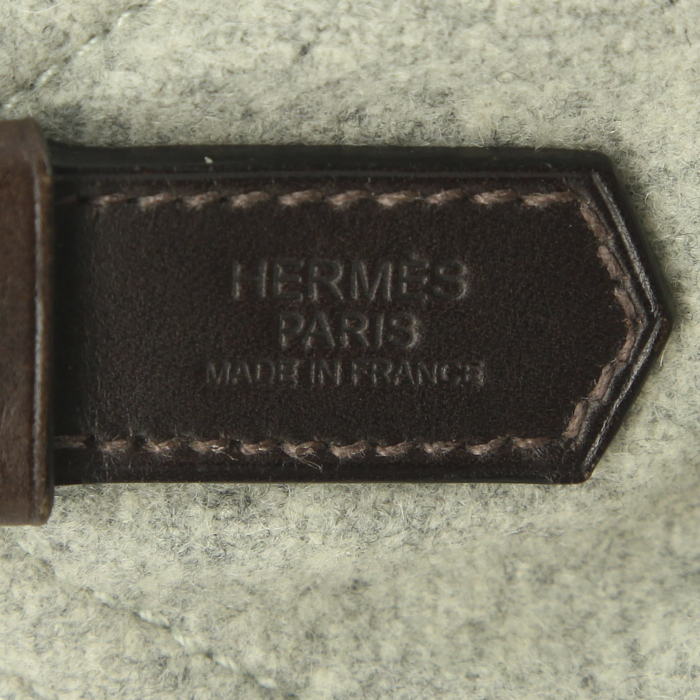 Sac porté épaule Hermes Marwari en feutrine grise et cuir marron - Detail D3