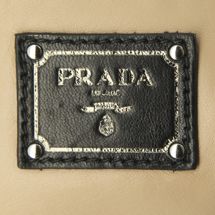 Prada pouch in black quilted leather - Detail D3