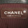Bolso de shopping Chanel Petit Shopping en cuero acolchado negro - Detail D3 thumbnail