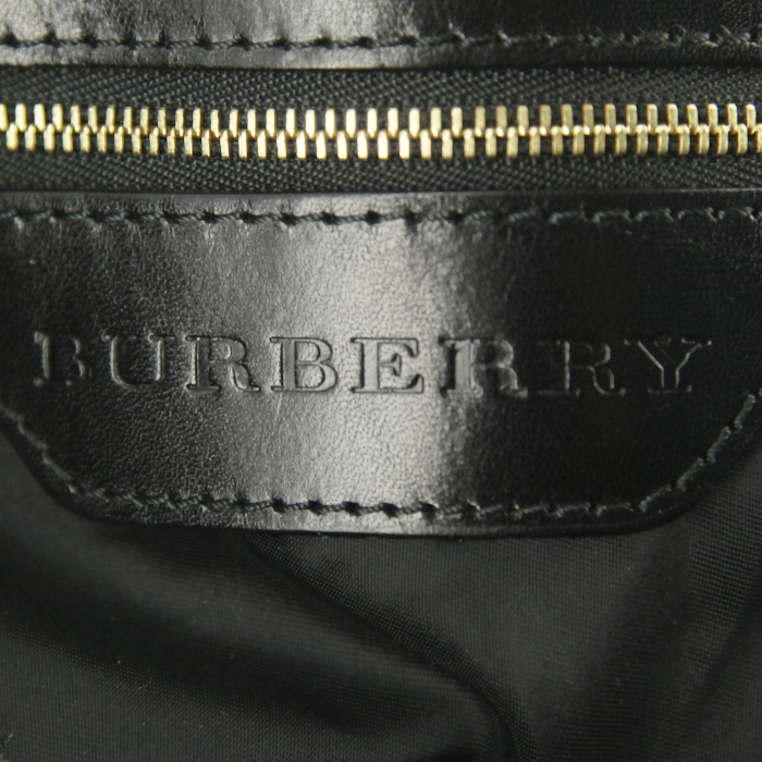 Bolso Cabás Burberry en cuero negro - Detail D5