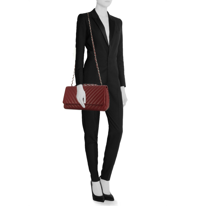 Borsa Chanel Timeless in pelle trapuntata bordeaux con motivo a spina di pesce - Detail D1