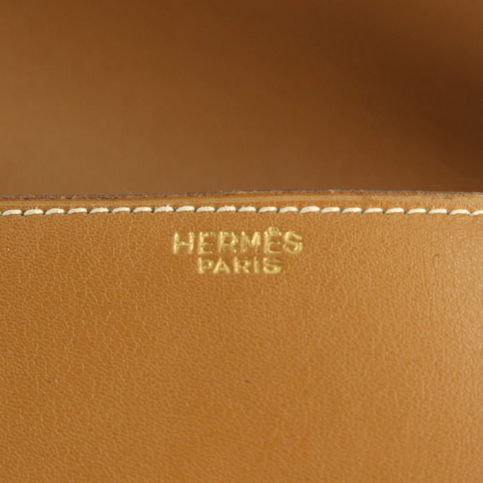 Bolso de mano Hermes Drag en cuero Chamonix color oro - Detail D3