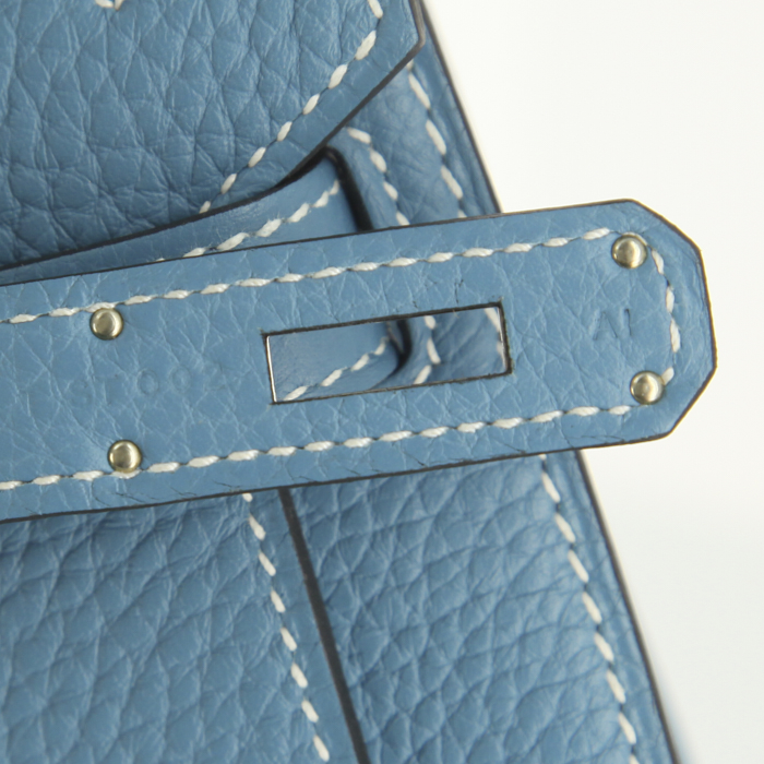 Hermes Jypsiere shoulder bag in blue jean togo leather - Detail D5