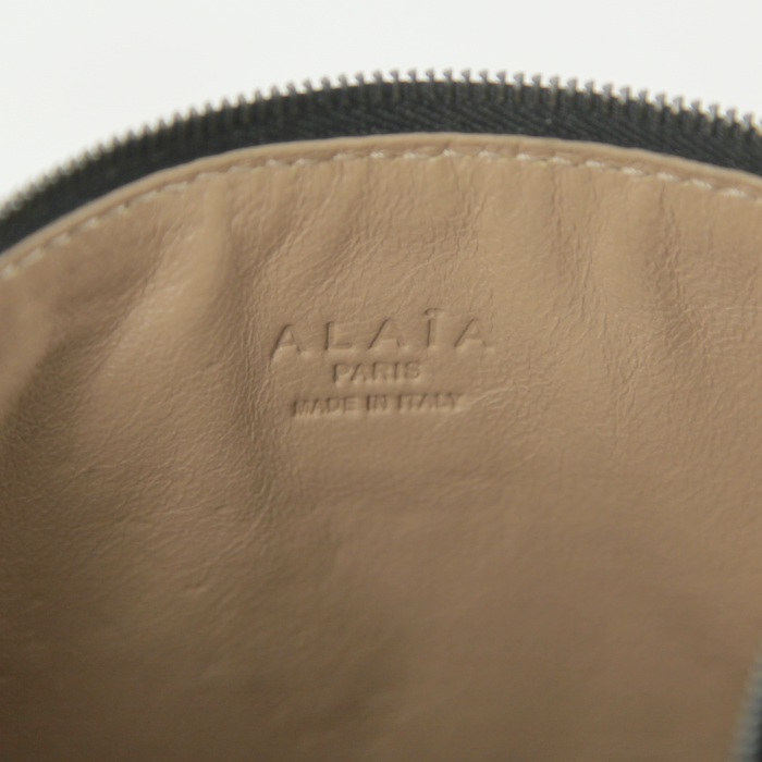 Alaia Mina handbag in black leather - Detail D4