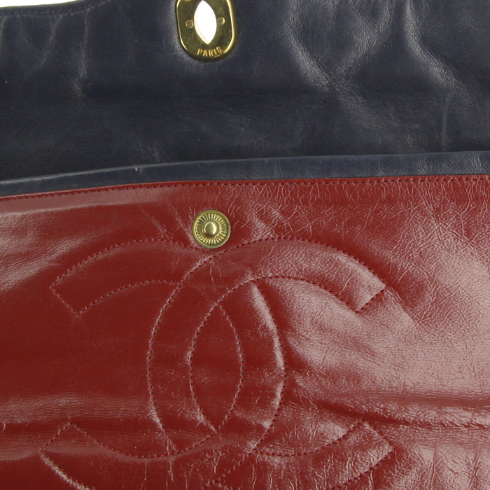 Chanel Vintage handbag in navy blue quilted leather - Detail D4