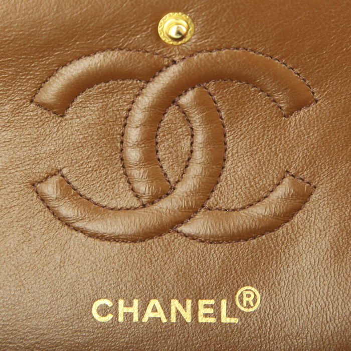Chanel Timeless handbag in brown quilted leather - Detail D4