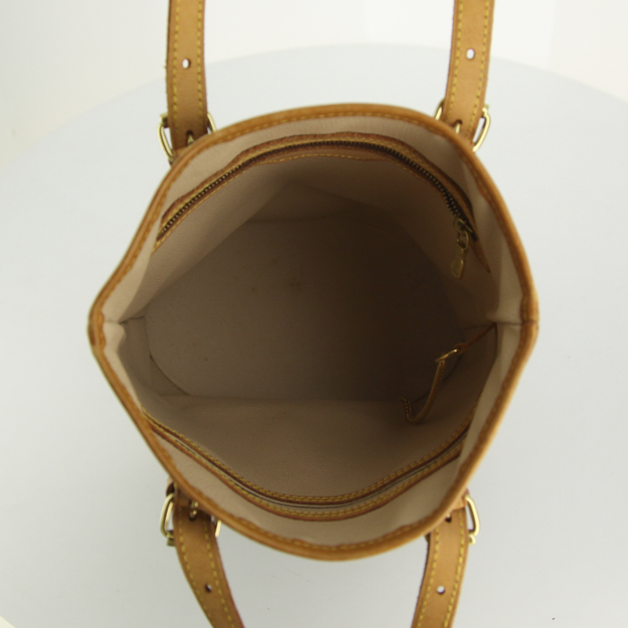 Bolso Cabás Louis Vuitton petit Bucket en lona Monogram revestida y cuero natural - Detail D2