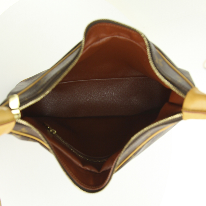 Louis Vuitton Boulogne shoulder bag in monogram canvas and natural leather - Detail D2