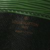 Bolso bandolera Louis Vuitton Cartouchiére en cuero Epi verde - Detail D3 thumbnail