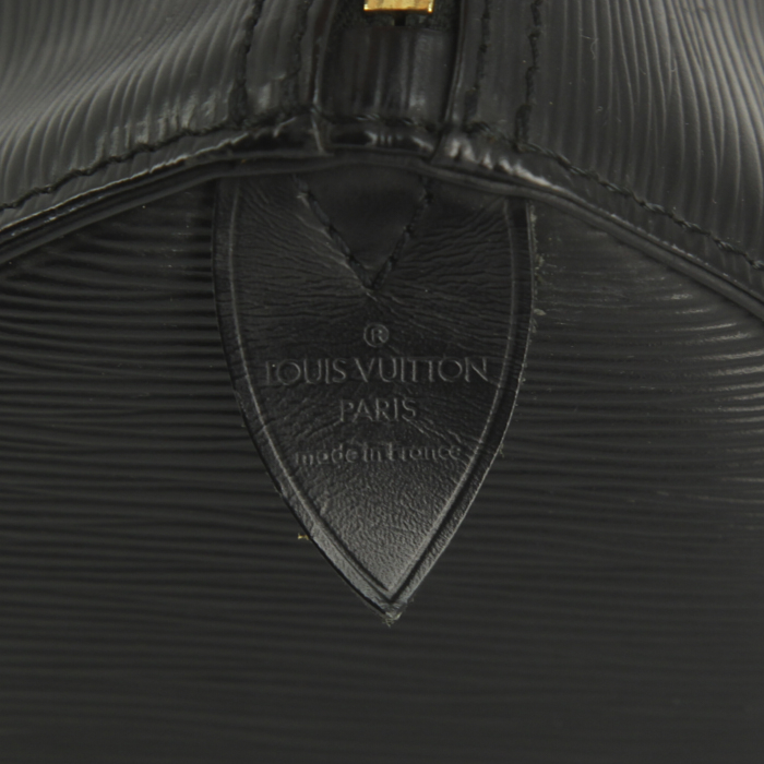 Sac à main Louis Vuitton Speedy 30 en cuir épi noir - Detail D3