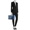 Bolso de mano Chanel Grand Shopping en cuero azul - Detail D2 thumbnail
