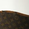 Funda protectora para ropa Louis Vuitton en lona Monogram revestida marrón y cuero natural - Detail D2 thumbnail