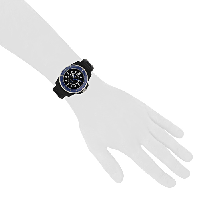 Chanel J12 watch in black ceramic Circa 2010 - Detail D1
