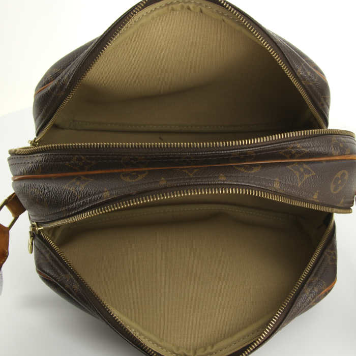 Sac besace Louis Vuitton Reporter petit modèle en toile monogram et cuir naturel - Detail D2