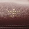 Porta-documentos Louis Vuitton en cuero granulado morado - Detail D3 thumbnail