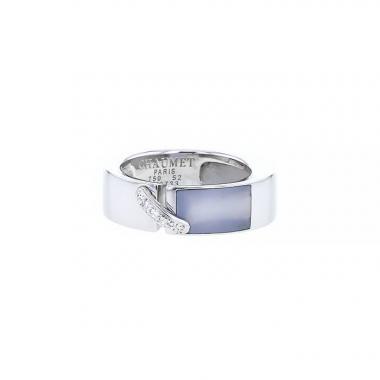 Chaumet Lien ring in white gold,  diamonds and chalcedony