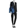Louis Vuitton Grand Noé shopping bag in blue epi leather - Detail D1 thumbnail