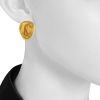 Paire de boucles d'oreilles Vintage en or jaune - Detail D1 thumbnail