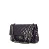 Chanel 2.55 handbag in purple patent quilted leather - 00pp thumbnail