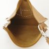 Hermes Evelyne medium model shoulder bag in gold togo leather - Detail D2 thumbnail